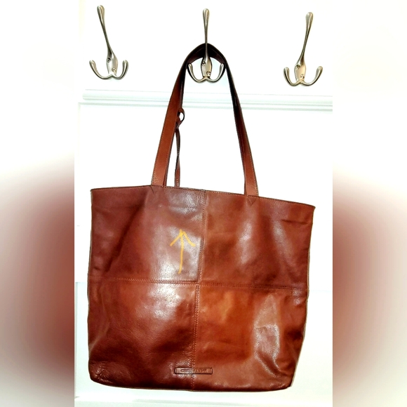 Lucky Brand Kora Leather Zippered Shoulder Bag w/Leather Wristlet Included - Picture 5 of 14